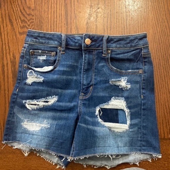 American Eagle Hi-Rise Shorty Women’s Distressed Denim Shorts‎ Size 4 - Picture 1 of 8